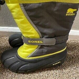 sorel winter boots size 6 rain boots Punk yellow green ski snow
